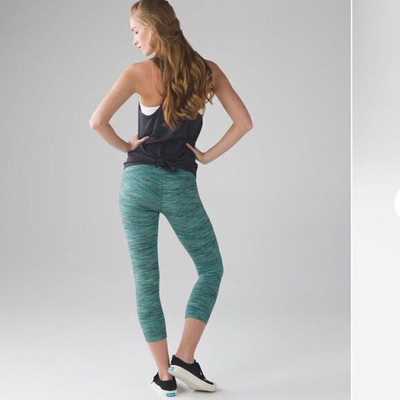 Lululemon Wunder Under Crop (Hi-Rise) - Picture 4 of 12